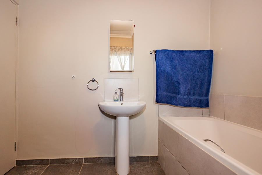 2 Bedroom Property for Sale in Haasendal Western Cape